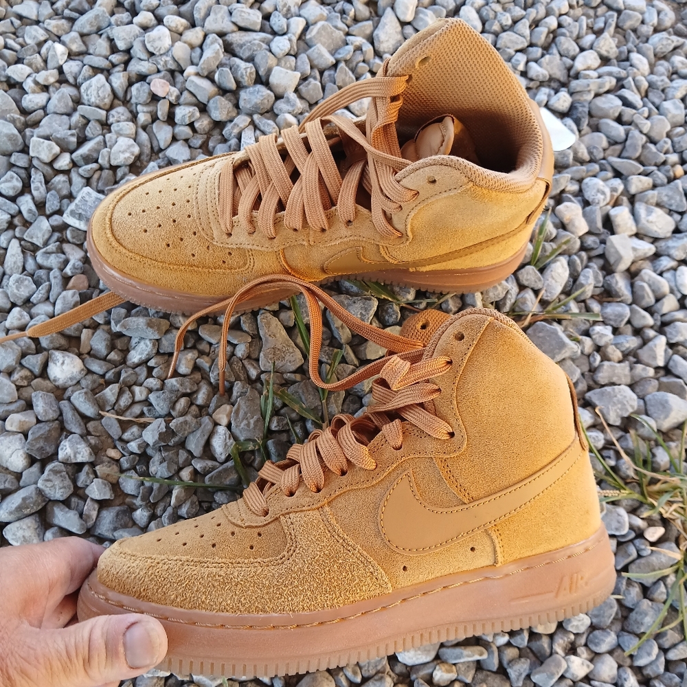 Nike Air Force 1 High LV8 Streetwear/Lifestyle Shoes Size 5 Youth/6.5 Women - Picture 5 of 10